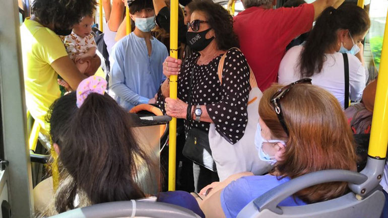 Πατείς με, πατώ σε στα λεωφορεία των νοτίων προαστίων