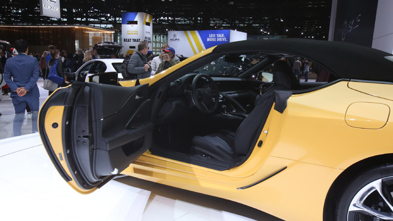 Ανοίγουν οι εκθέσεις αυτοκινήτων