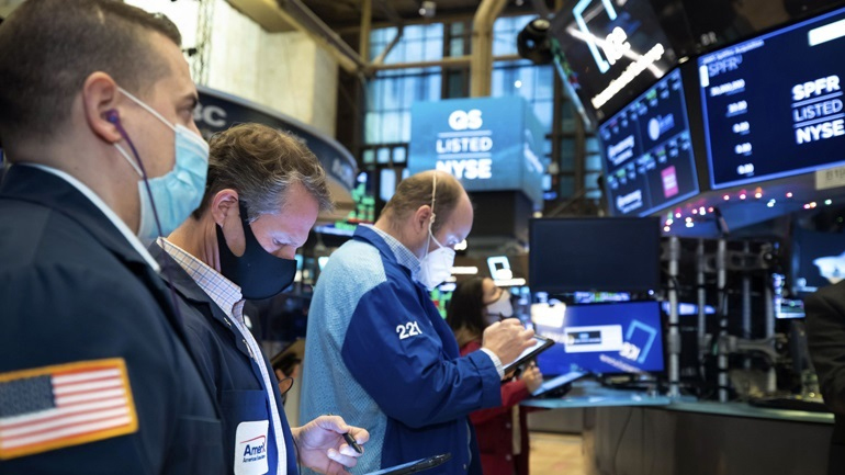 Wall Street: Μεικτά πρόσημα και νέο ρεκόρ για τον Dow Jones