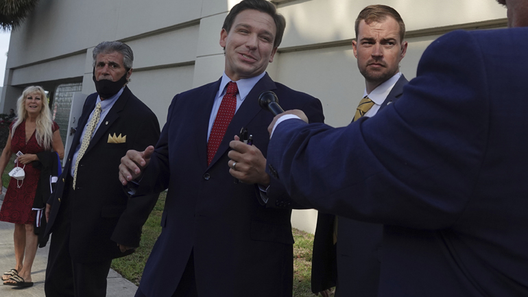 ΗΠΑ: Ο κυβερνήτης της Φλόριντα υπέγραψε τον νέο εκλογικό νόμο που περιορίζει το δικαίωμα στην επιστολική ψήφο