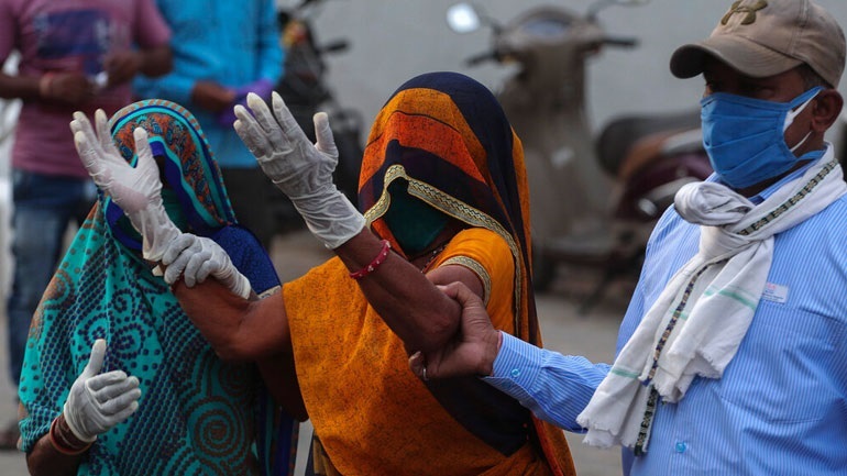 Ινδία: Νέο τραγικό ρεκόρ με 414.188 κρούσματα κορωνοϊού σε 24 ώρες