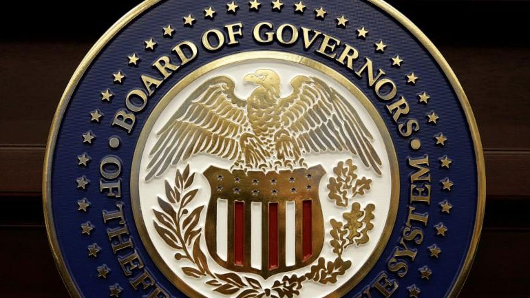 “Καμπανάκι” Fed για την εκτίναξη των μετοχών: Κίνδυνος για μεγάλες απώλειες σε μια στροφή της αγοράς