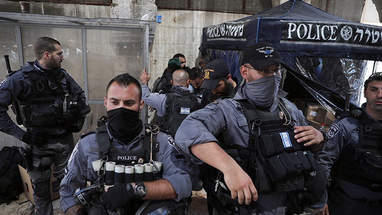 Ισραήλ: Συγκρούσεις μεταξύ Παλαιστίνιων πιστών και Ισραηλινών αστυνομικών στην Πλατεία των Τεμενών