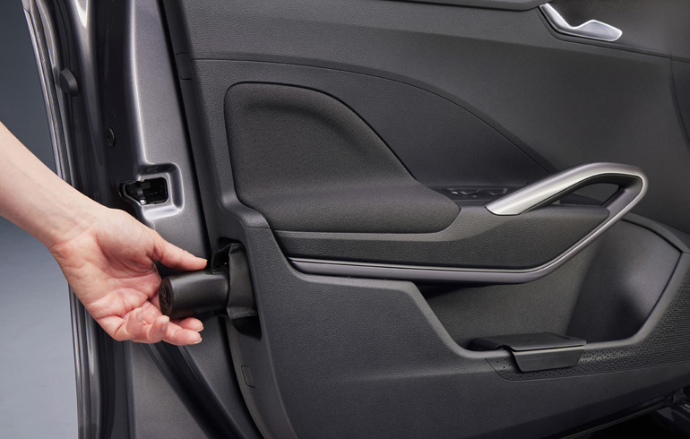 Αυτός στην πόρτα όμως κάνει τη διαφορά. 