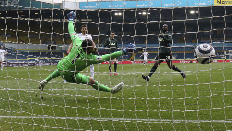 Αγγλία: Μπλόκο για την Τότεναμ στο  «Έλαντ Ρόουντ», ηττήθηκε 3-1 από τη Λιντς