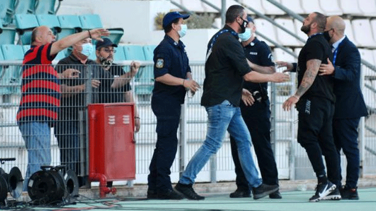 Ένταση και φραστικό επεισόδιο ανάμεσα σε Μπέο και άνθρωπο της ΑΕΛ