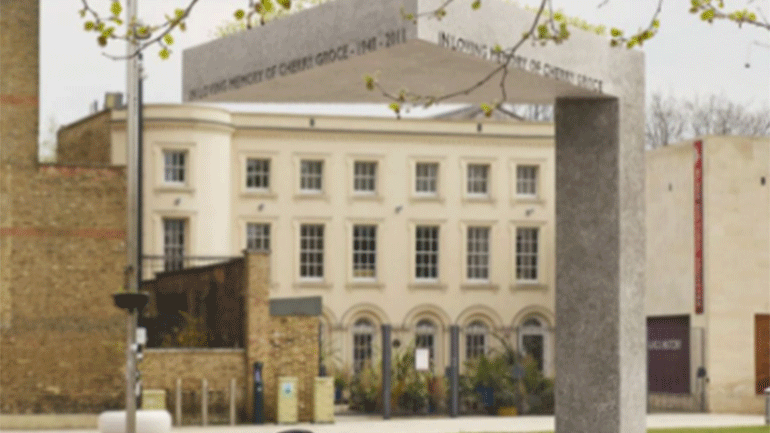 Μνημείο για την Cherry Groce που πυροβολήθηκε αναίτια από αστυνομικούς