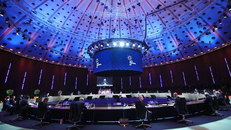 Οι κυβερνήσεις της Ε.Ε. θα υιοθετήσουν στο Πόρτο δήλωση για την εργασία και τα κοινωνικά δικαιώματα