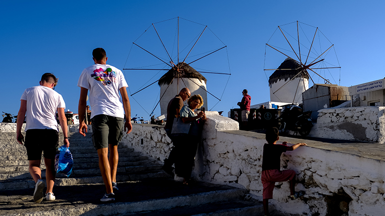Κράτη χωρίς πρωτόκολλο καραντίνας ανταγωνίζεται η Ελλάδα για το καλοκαίρι