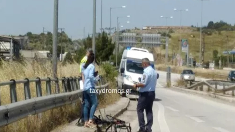 Χειροπέδες στον οδηγό που παρέσυρε, σκότωσε και εγκατέλειψε ποδηλάτη στον Βόλο