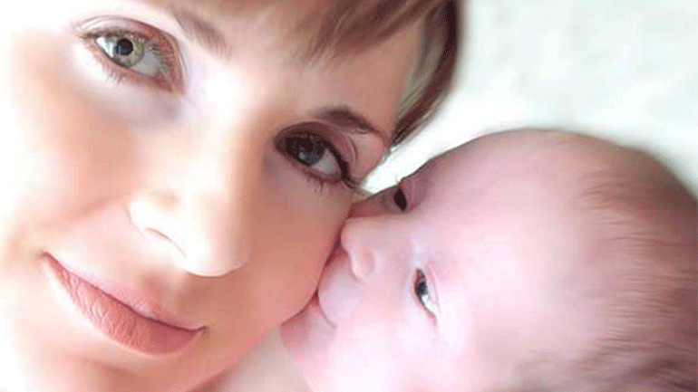 Η Ημέρα της Μητέρας είναι ο εορτασμός της ανιδιοτελούς αγάπης