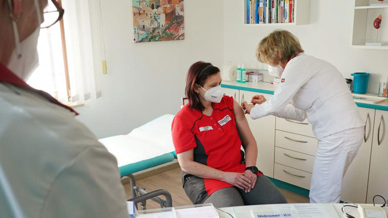 Γερμανία: Απαλλαγή καραντίνας για τους εμβολιασμένους ή όσους έχουν αρνητικό τεστ