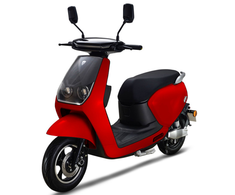 Χαρακτηριστικοί είναι οι δύο εμπρός στρογγυλοί προβολείς.