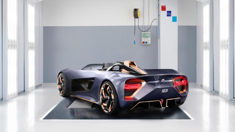 Μικρό σε διαστάσεις με έμφαση στην ποιότητα και τη σπορ αίσθηση.