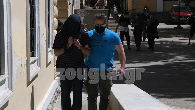 Στα δικαστήρια της Ευελπίδων ο 22χρονος επιδειξίας της Νέας Σμύρνης