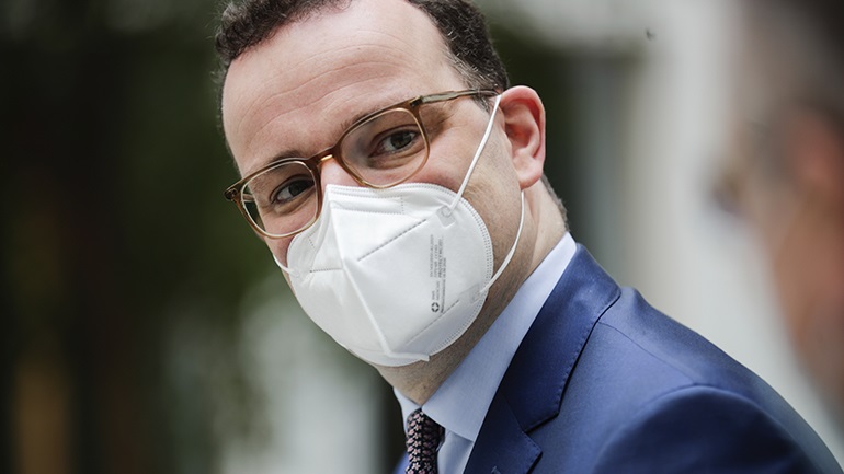 Γερμανός υπουργός Υγείας: «Όποιος δεν εμβολιαστεί, θα κολλήσει κορωνοϊό»