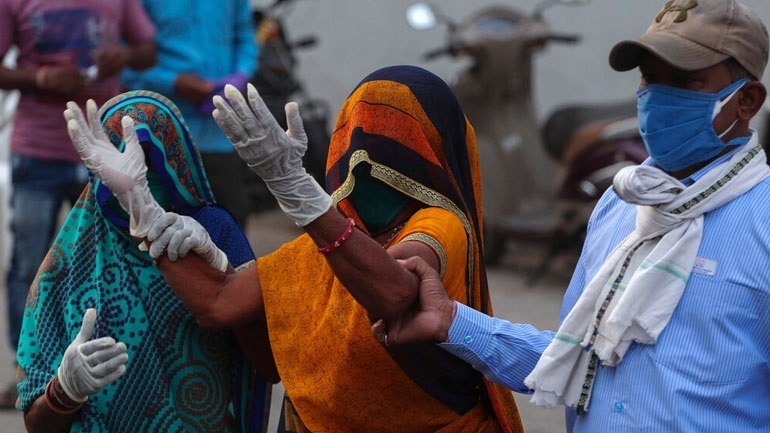 Ινδία: Αρνητικό ρεκόρ με 4.205 θανάτους από κορωνοϊό – 348.421 νέα κρούσματα