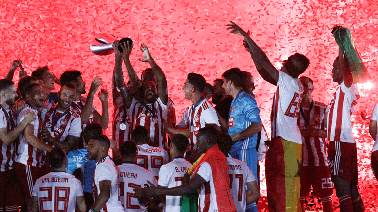 Super League: Απονομή τίτλου για τον Ολυμπιακό στο Καραϊσκάκη