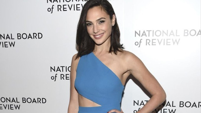 Η Γκαλ Γκαντότ ισχυρίζεται ότι ο σκηνοθέτης του «Justice League» «απείλησε την καριέρα της»