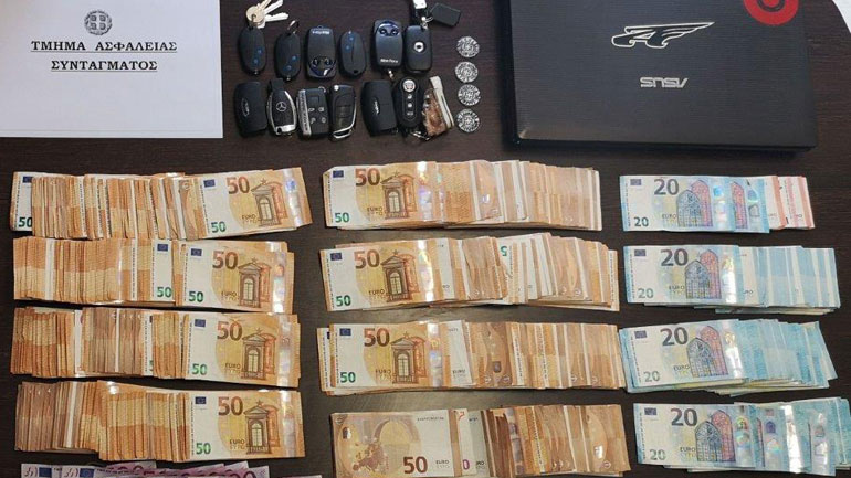 Περιπετειώδης σύλληψη τριών επικίνδυνων κακοποιών στη Γλυφάδα