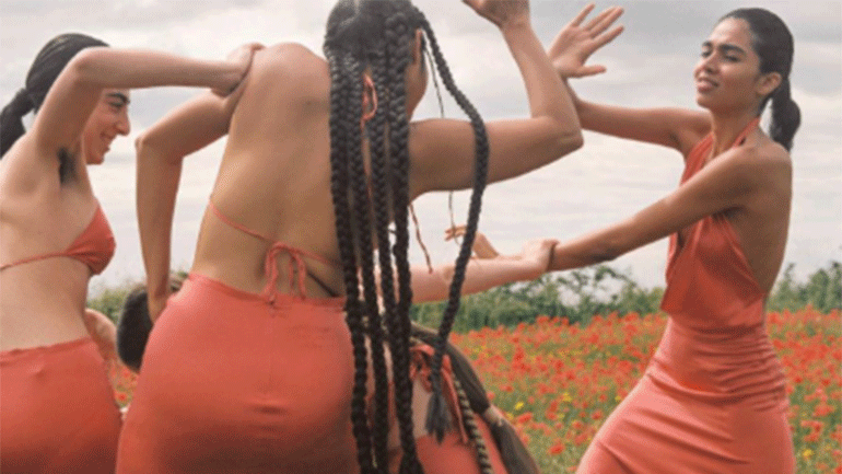 Αντίδοτο στην αντρική ματιά είναι το λεύκωμα της Carlota Guerrero