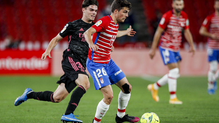 Η Ρεάλ πέρασε από τη Γρανάδα και πάει για την τελική «μάχη» τίτλου με την Ατλέτικο