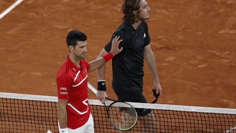 Τα σενάρια για τη συνέχεια του αγώνα ανάμεσα στον Τσιτσιπά και τον Τζόκοβιτς που διεκόπη λόγω καιρού