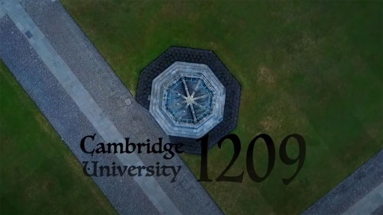 Ο ήλιος ανατέλλει στο φημισμένο πανεπιστήμιο του Cambridge