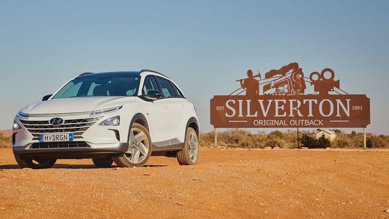 Στη Γερμανία το Nexo κοστίζει γύρω στα 77.000 ευρώ και στην Αγγλία 65.995 λίρες.