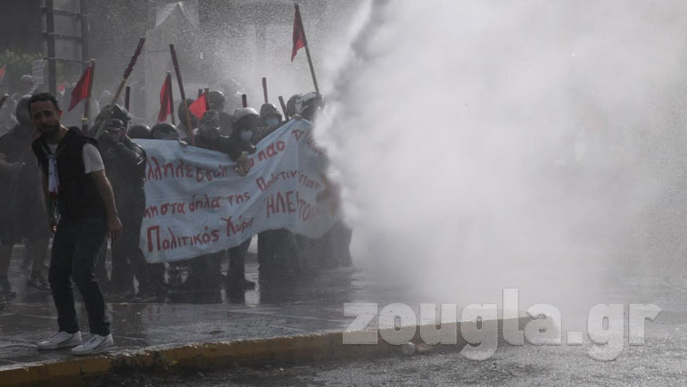Ένταση στην πορεία για την Παλαιστίνη στην ισραηλινή πρεσβεία