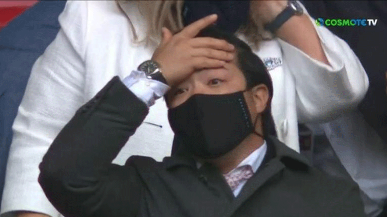 Ο πρόεδρος της Λέστερ αφιέρωσε το Κύπελλο στον αδικοχαμένα πατέρα του!