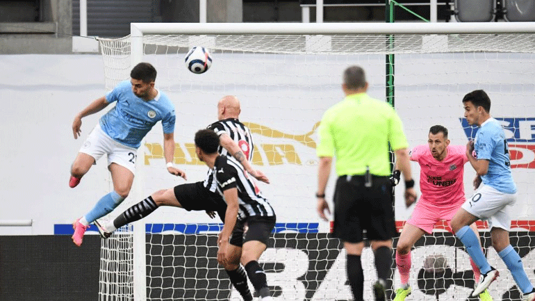 Νιούκαστλ-Μάντσεστερ Σίτι: Ο Φεράν Τόρες πέτυχε το γκολ της χρονιάς με απίστευτο εναέριο τακουνάκι!
