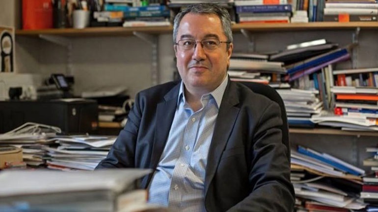 Ηλ. Μόσιαλος: Χρειάζονται περισσότεροι εμβολιασμοί αν επικρατήσει το ινδικό στέλεχος του κορωνοϊού