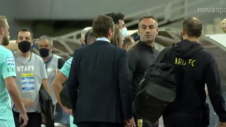 ΑΕΚ-Άρης: Ένταση μετά τη λήξη του αγώνα στο ΟΑΚΑ