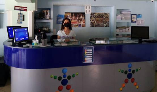 Η κα. Νατάσα Εξάρχου, υπεύθυνη του πρακτορείου ΟΠΑΠ της κας. Αναστασίας Κωστάκη στην Νέα Ιωνία