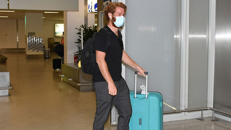 James Καφετζής: Πώς τον υποδέχθηκαν οι συντοπίτες του στη Ρόδο μετά την αποχώρησή του από το Survivor; James Καφετζής: Πώς τον υποδέχθηκαν οι συντοπίτες του στη Ρόδο μετά την αποχώρησή του από το Survivor;