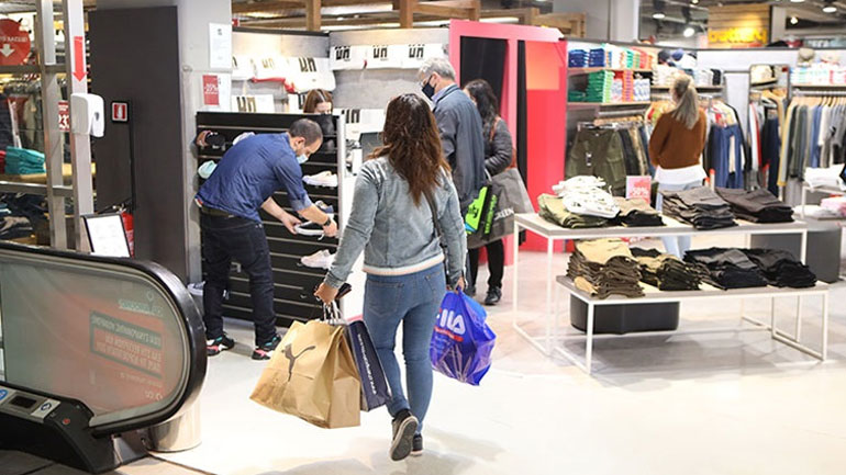 Ποια καταστήματα θα είναι ανοιχτά σήμερα