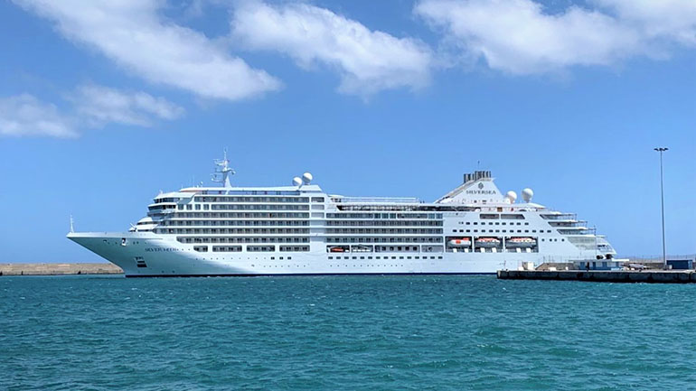 Παρουσιάστηκε στα Χανιά το νεότευκτο πλωτό παλάτι Silver Moon