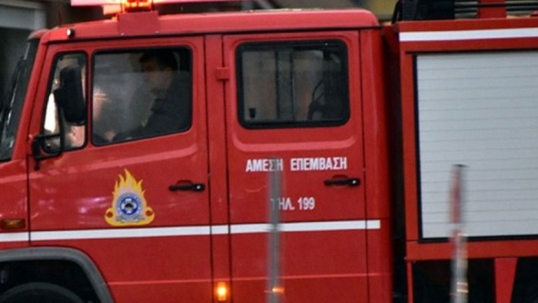 Φωτιά σε σταθμευμένο όχημα στον Διόνυσο