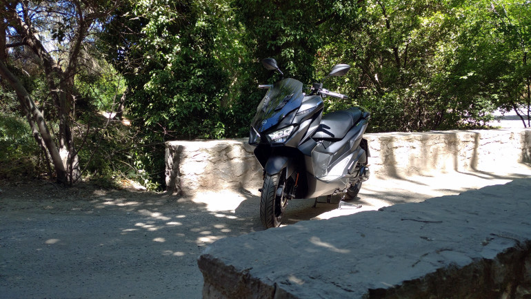 Η κατανάλωση είναι πολύ χαμηλή και κυμαίνεται κοντά στα 3 λίτρα/100Km.