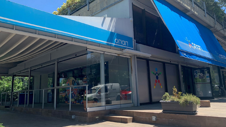 Τι δηλώνει η ιδιοκτήτρια του πρακτορείου ΟΠΑΠ στην Κηφισιά όπου παίχθηκε το δελτίο ΤΖΟΚΕΡ των 3,2 εκατ. ευρώ