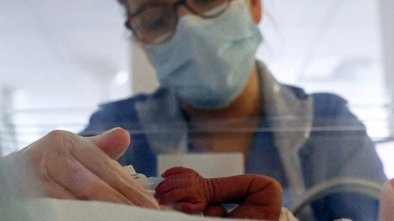 Ισπανία: Βρέφος δύο μηνών σώθηκε χάρη σε πρωτοποριακή μεταμόσχευση καρδιάς