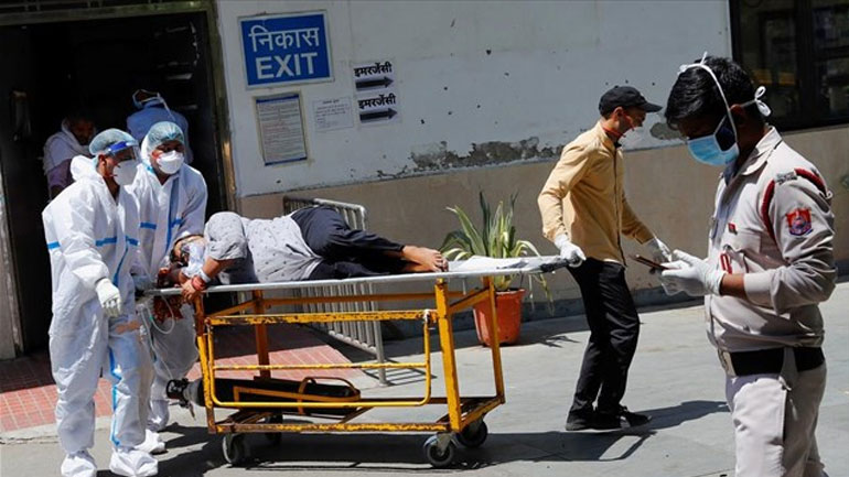 Ινδία: Περισσότεροι από 4.100 θάνατοι εξαιτίας του κορωνοϊού σε 24 ώρες