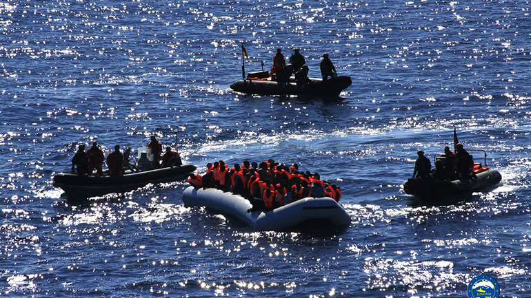 Ισπανία: Περισσότεροι από 80 μετανάστες έφτασαν κολυμπώντας στον θύλακα Θέουτα από το Μαρόκο