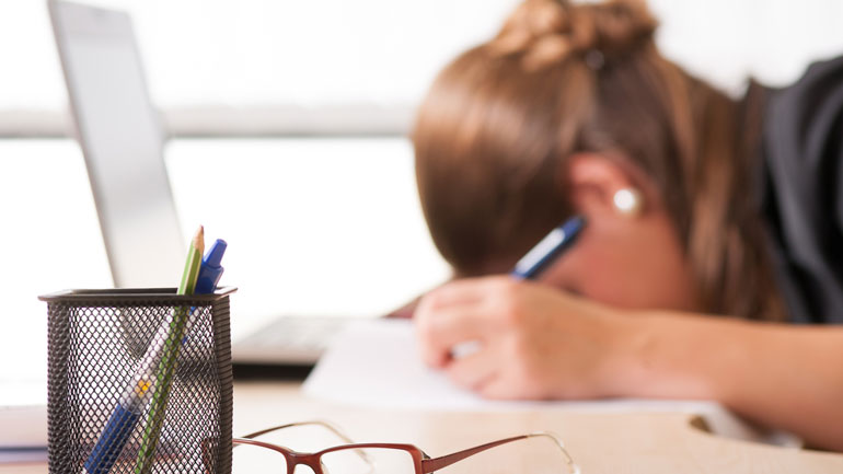 ΠΟΥ: Περισσότερες από 55 ώρες εργασίας την εβδομάδα αυξάνουν τον κίνδυνο θανάτου