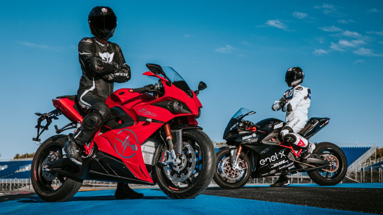 Το 2027 οι ηλεκτρικές μοτοσικλέτες θα κοστίζουν λιγότερο από τις συμβατικές