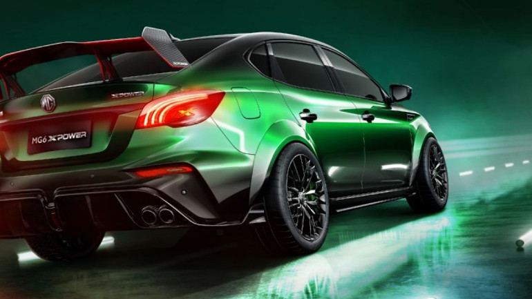 Στο πίσω μέρος υπάρχει και διαχύτης για αυξημένη κάθετη δύναμη.