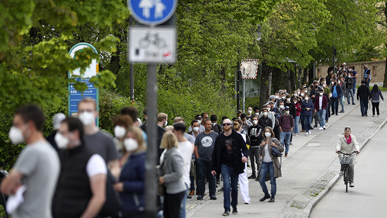 Γερμανία: Πάνω από 4.200 κρούσματα του νέου κορωνοϊού μέσα σε 24 ώρες Γερμανία: Πάνω από 4.200 κρούσματα του νέου κορωνοϊού μέσα σε 24 ώρες