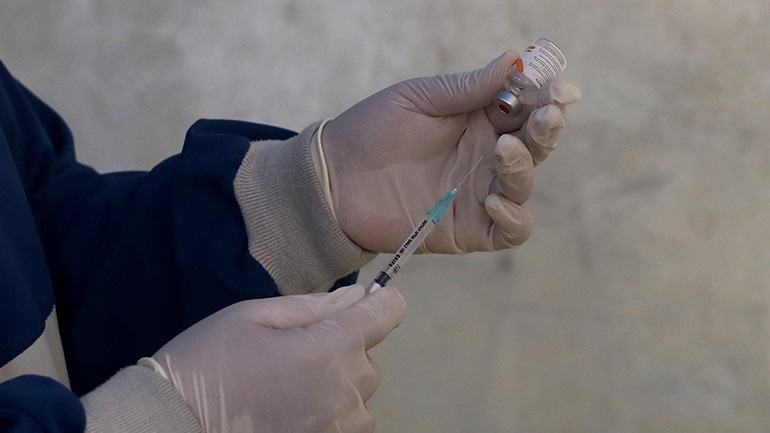 Τα ΗΑΕ και το Μπαχρέιν θα προσφέρουν επαναληπτικές δόσεις του εμβολίου της Sinopharm