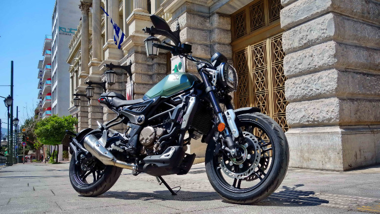 Το 300AC είναι από τα πιο ενδιαφέροντα μοντέλα της Voge.